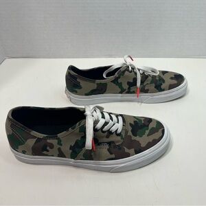VANS Camo unisex sneakers men’s size 8 or women’s size 9.5 casual camouflage